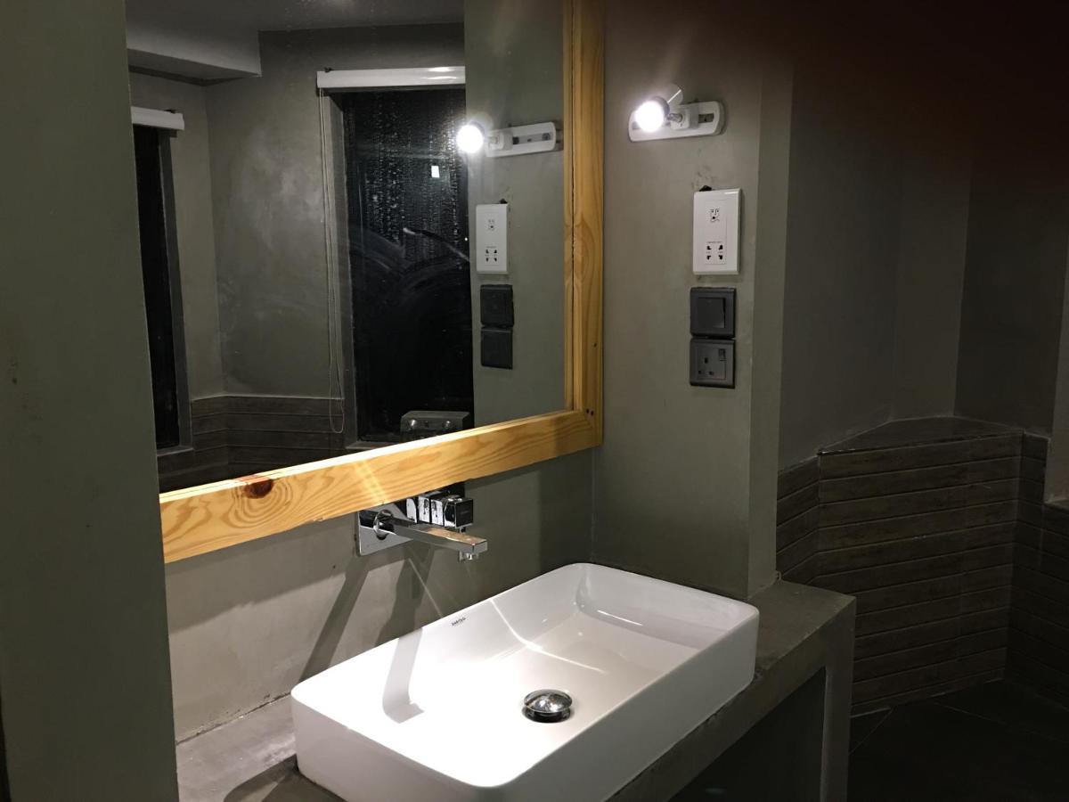 Suncoast Beach Hotel Mirissa Kültér fotó