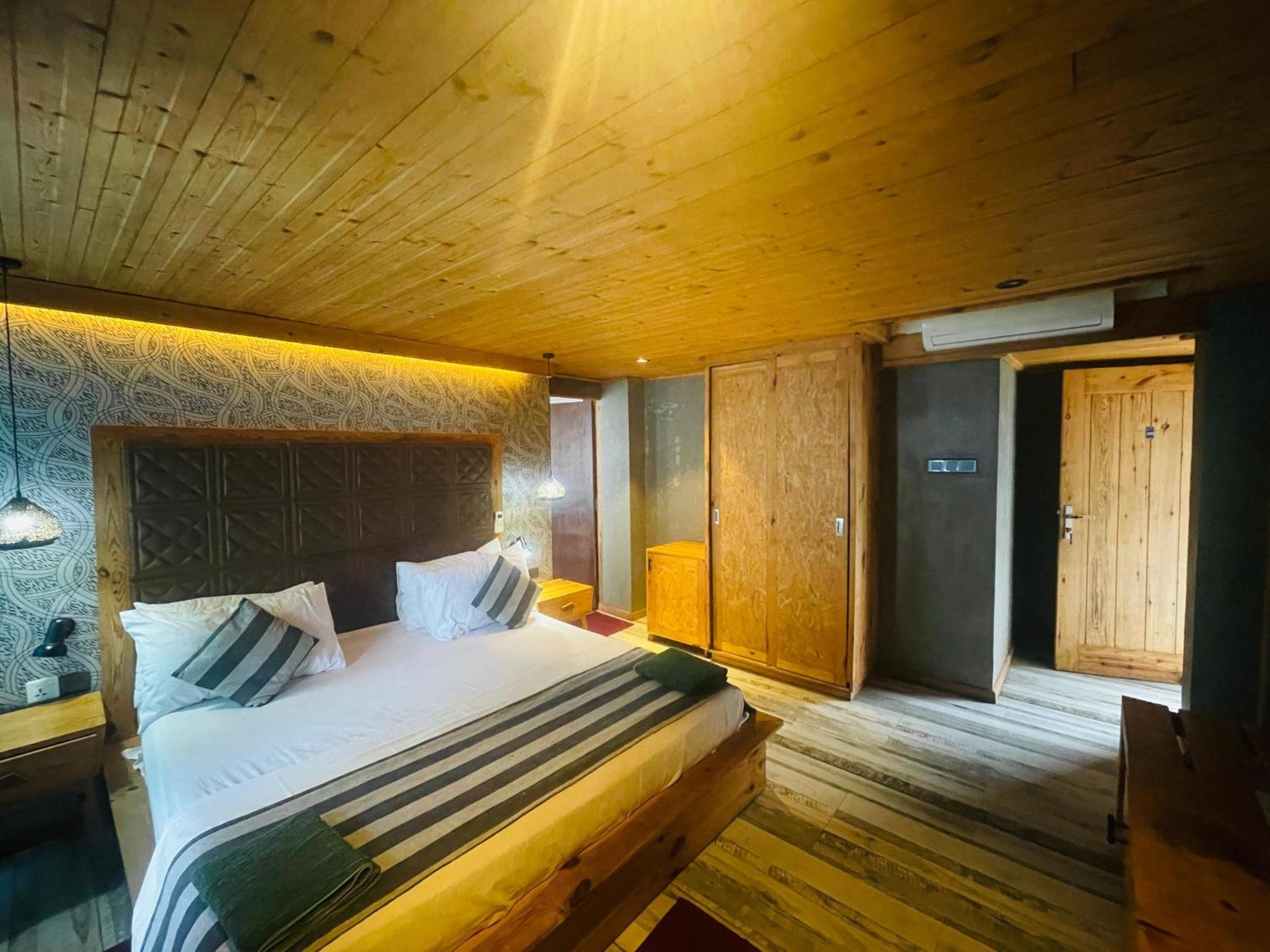 Suncoast Beach Hotel Mirissa Kültér fotó