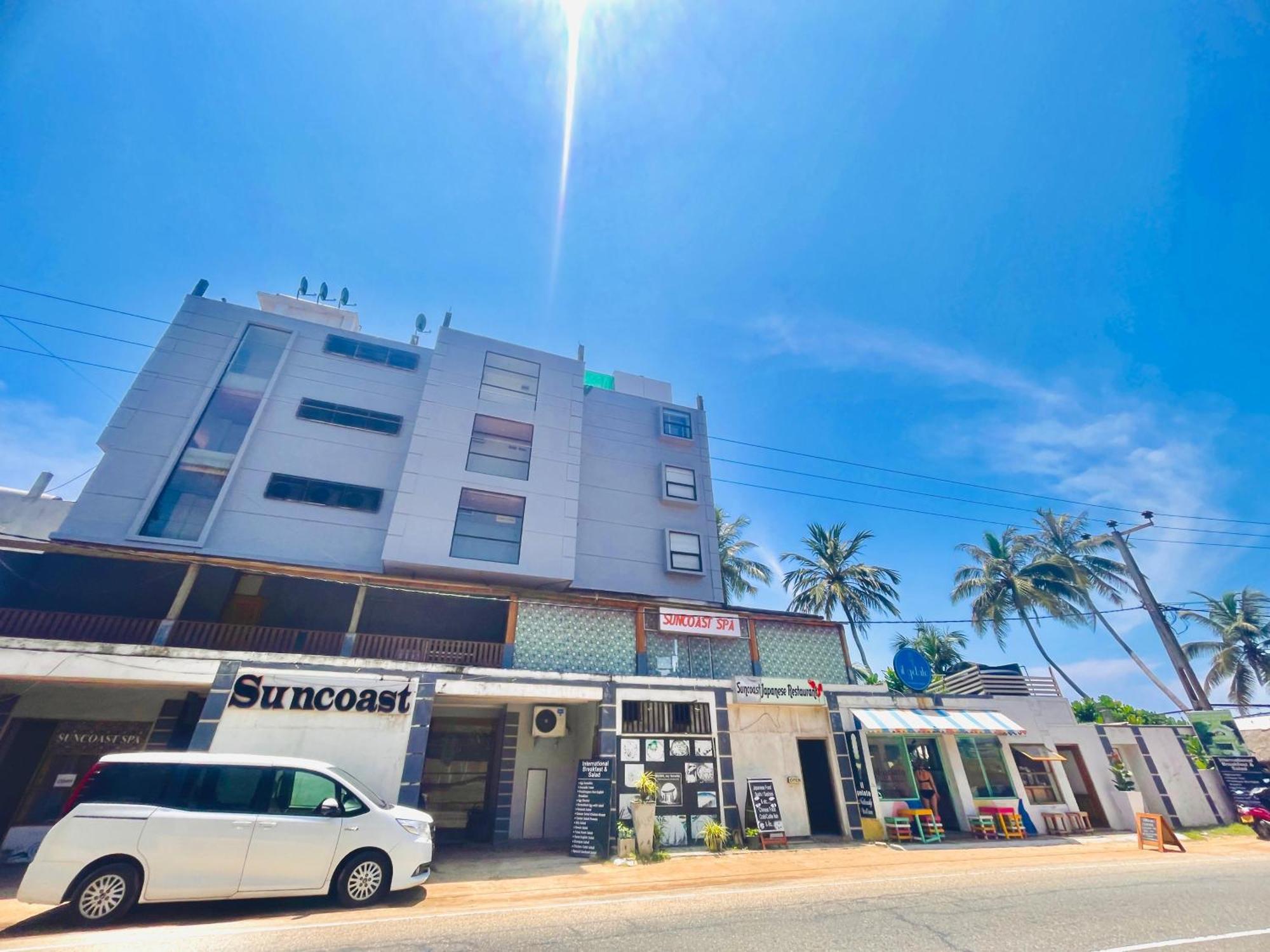 Suncoast Beach Hotel Mirissa Kültér fotó