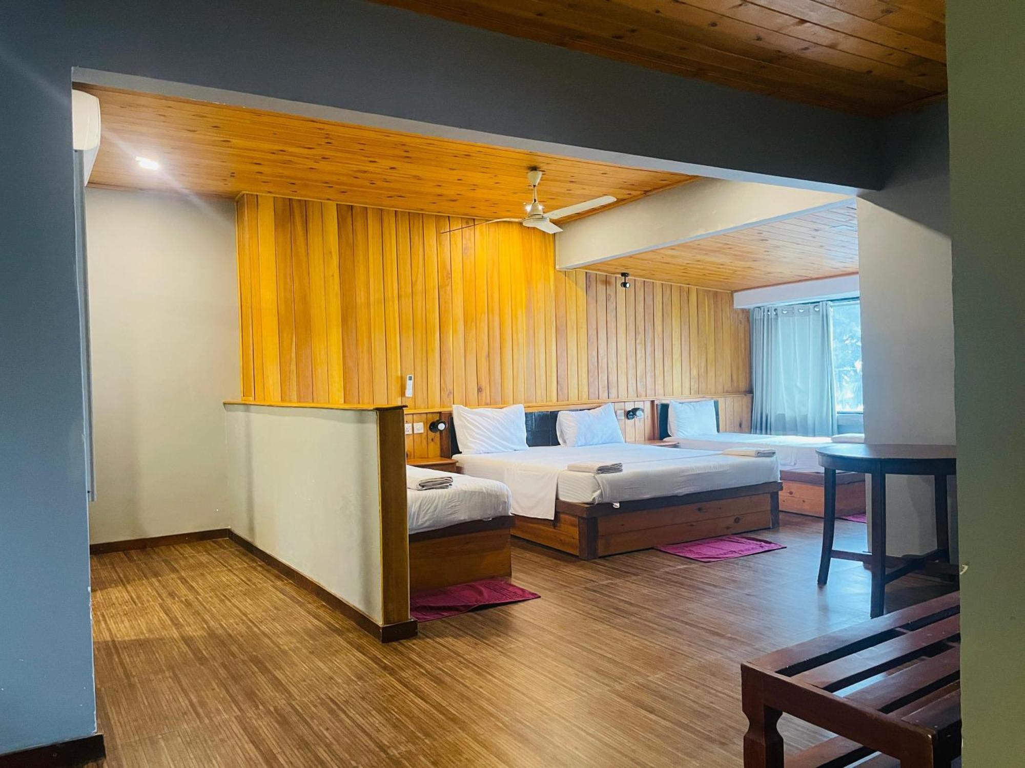 Suncoast Beach Hotel Mirissa Kültér fotó