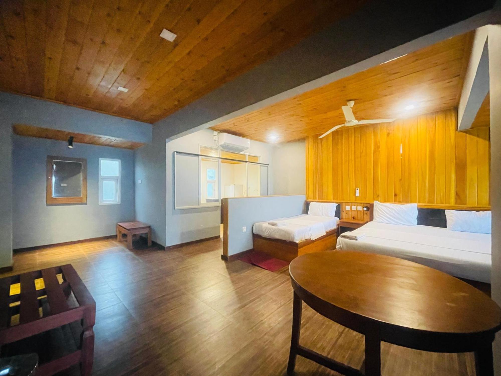 Suncoast Beach Hotel Mirissa Kültér fotó