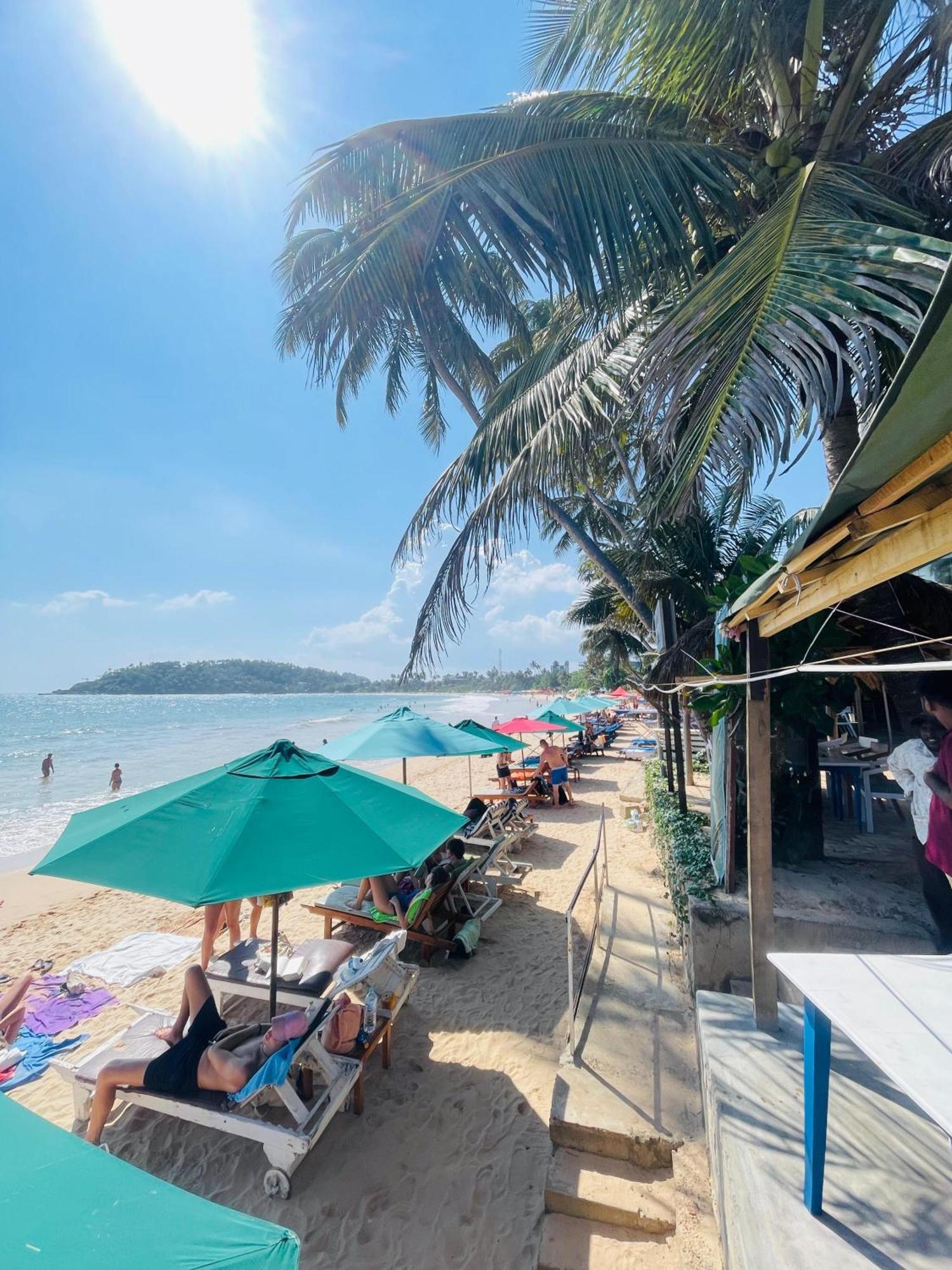 Suncoast Beach Hotel Mirissa Kültér fotó